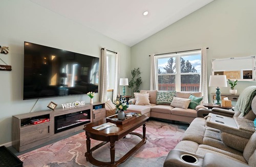 Lewistown House | Your Mountain Escape - New, Spacious, Super Clean, Modern Farmhouse!