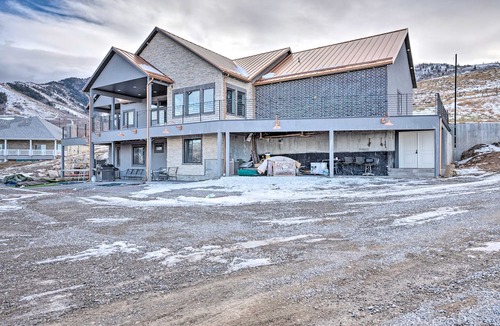 Tooele Apartment | Brand new Tooele suite with fantastic views!