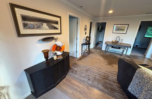 Mukilteo House | Walk to Beaches, Parks & Dining. 2BR Getaway with Fitness Room, AC, No Pets