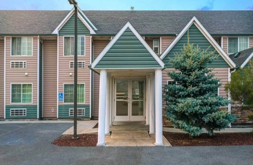 Idaho Falls Apartment | 1 Queen Bed | Suite, Nsmk, Micfridge, Sofa-Bed