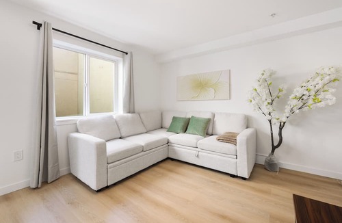 Belltown Condo | Prime Belltown Location, Japandi Aesthetic