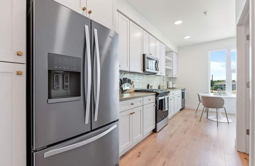 Downtown Salt Lake City Apartment | Downtown Luxury 1BD- Pool/Spa/Bowl/Golf/Gym/Parkng