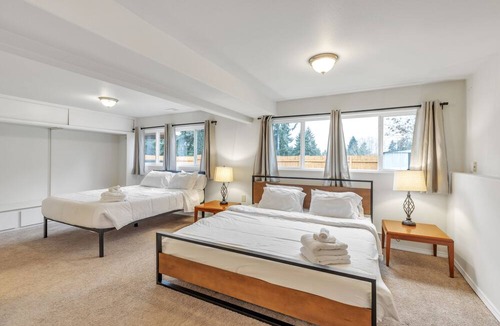 SeaTac House | 5min from Airport! Sleeps 16+! Great location. Close to everything⭐