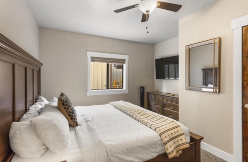 West Yellowstone Apartment | Cozy 1-Bedroom Yellowstone Hideaway, 1 Minute from Yellowstone Park!