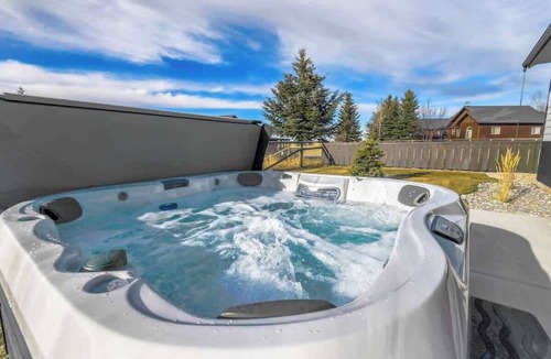Driggs House | Teton Homestead: Award-Winning Home + Hot Tub