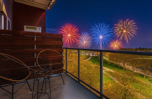 West Bellevue Apartment | 3BR | Gym, Balcony | Bellevue | Sophari Parkside I