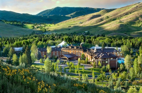 Elkhorn Hotel | Sun Valley Resort, Wildflower Three Bedroom Condo