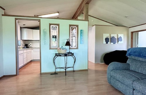 Ronan House | Panoramic View Stay w/Hot tub