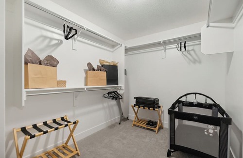Midway House | 2 Suites|Hot tub|Arcade|BBQ|ESPN|H20+|No Cheap TP