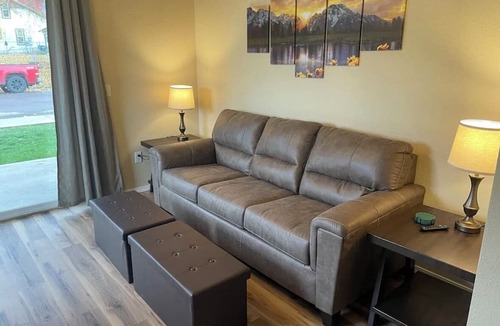 Franklin to the Fort Apartment | Downstairs Neighbor Retreat in the middle of Missoula