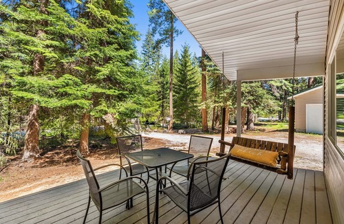 Leavenworth House | Four Seasons Escape - Cabin for Friends and Family