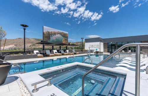 Downtown Salt Lake City Apartment | Capital Views Pool Spa Gym Bowling Free Parking