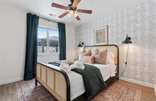Ogden House | Golden Spike Retreat Hot Tub and Mountain Views