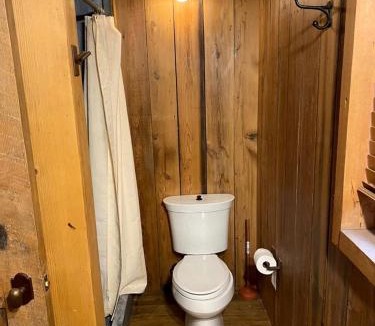 Virginia City House | Marvelous Tower Rental in Ennis, Montana - Fantastic Family Glamping Vacation Spot near Virginia City