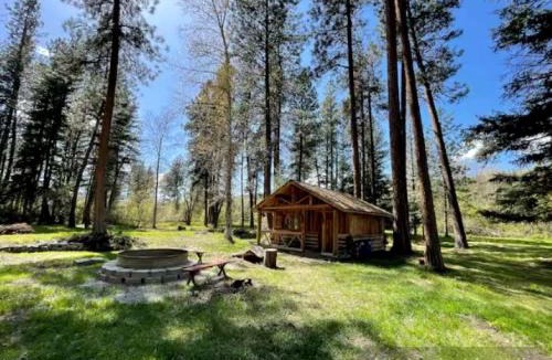 Missoula House | Peaceful Cabin Escape Surrounded by Nature in Frenchtown, Montana