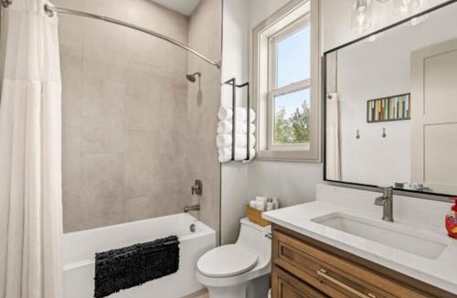 St. Anthony Apartment | Henrys Fork Suites Suite 2