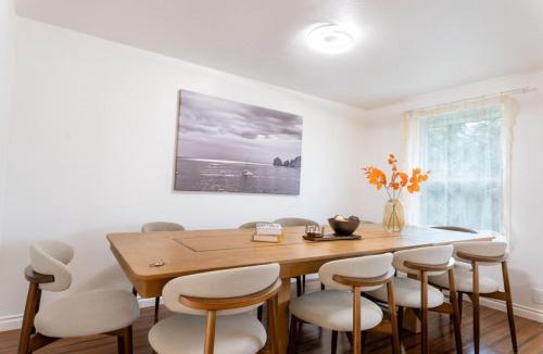 Shoreline House | Modern 7-Bedroom Home with Spacious Yard, Pet-Friendly, and King Beds
