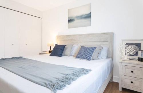 Shoreline House | Modern 7-Bedroom Home with Spacious Yard, Pet-Friendly, and King Beds