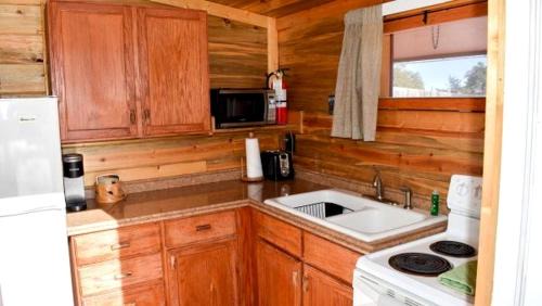 Red Feather Lakes House | Classic Log Cabin with Fireplace in Red Feather Lakes, Perfect for a Romantic Weekend in the Rocky Mountains