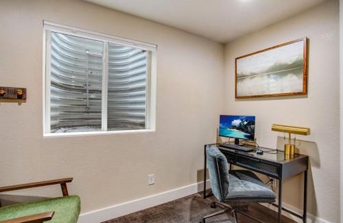 Windsor House | Prime Location EV Outlet Pets Ok - Sleeps 14