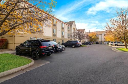 Cottonwood Heights Hotel | MainStay Suites Salt Lake City Fort Union