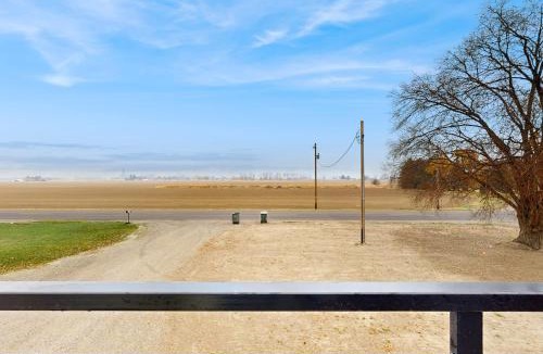 Burley House | Home w/Farmstyle Loft & Views, Mins to Dtwn