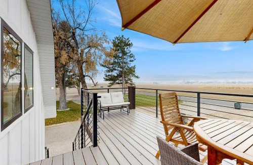 Burley House | Home w/Farmstyle Loft & Views, Mins to Dtwn