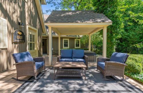 Old Town Historic District House | Guest Room 1843 Hot Tub Heart of Old Town NOTL for 2 Guests
