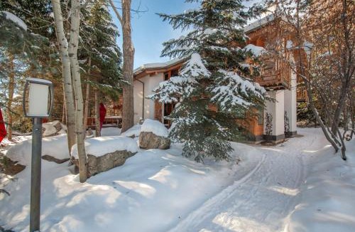 Teton Village Apartment | RMR: La Choumine 4 Condo in Teton Village Steps from the Mountain