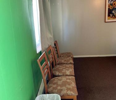 Garden City Hotel | Simple Motel Stay Suite