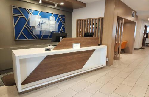 Idaho Falls Hotel | Holiday Inn Express Hotel & Suites Idaho Falls by IHG