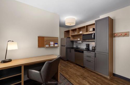 Layton Hotel | Candlewood Suites - Layton - Salt Lake City by IHG