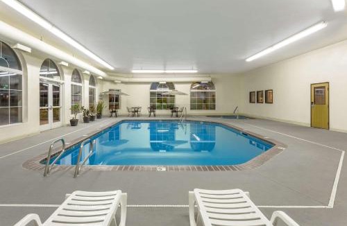 Heyburn Hotel | Super 8 by Wyndham Heyburn