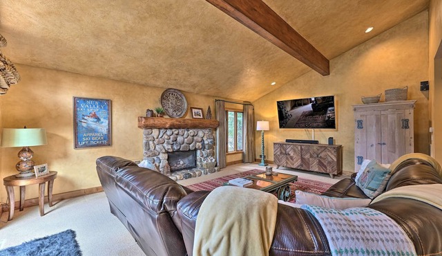 Luxe Sun Valley Retreat w/Hot Tub, 3 Mi to Resort
