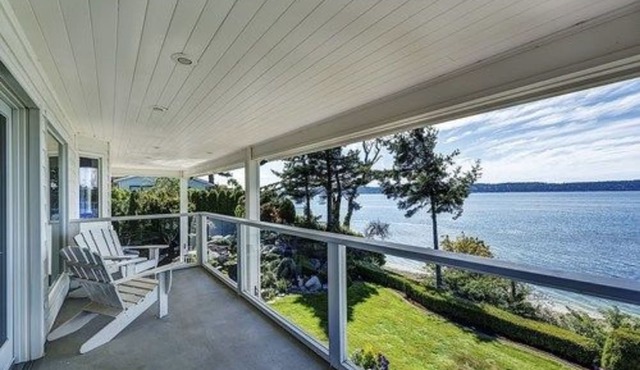 Sea Mist Waterfront Inn in Camano Island