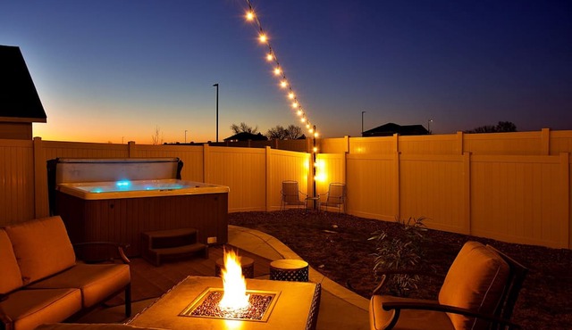 Mineral Hot Tub Fire Pit Game Room King Bed
