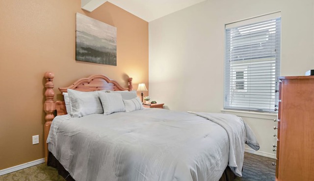 Maple Leaf Manor Suites