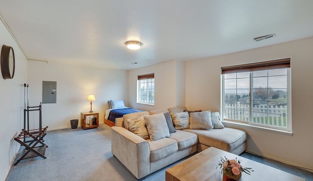 6 Mi to Dtwn Lewiston: Quiet Home w/Views