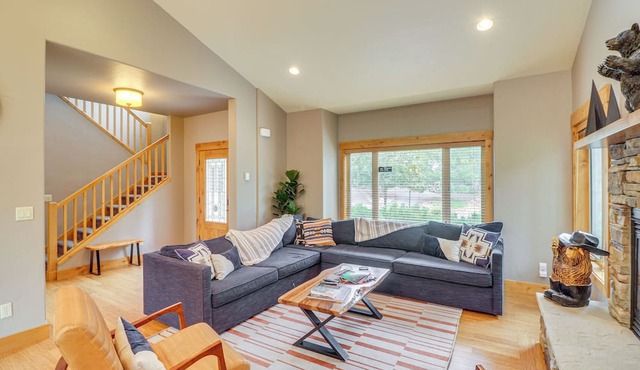 Pet-friendly Columbia Falls Home w/Gas Grill!