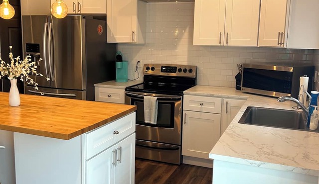 Clean new 3 bedroom home fully fenced yard