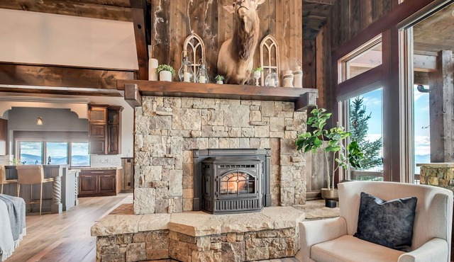 Park City home close to skiing, snowmobiling, Sundance & Main Street.