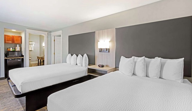 Best Western Plus Weston Inn
