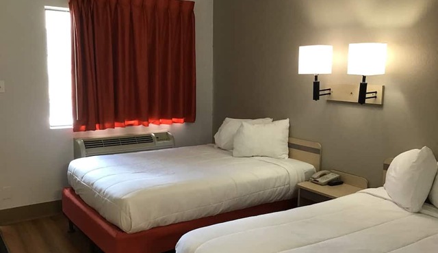 Super 8 by Wyndham Woods Cross/Salt Lake City North