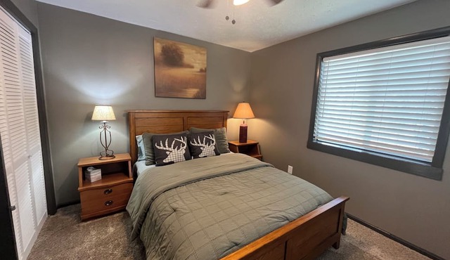River Retreat - Tongue Canyon on the river with hottub & AC on 7.5 private acres in Dayton