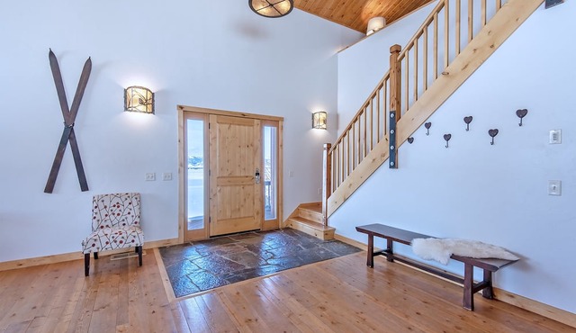 Equipped family-sized ski chalet in Driggs, ID a short drive to Grand Targhee. in Driggs