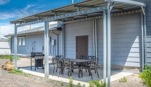 This house is a 3 bedroom(s), 1 bathrooms, located in Thermopolis, WY.