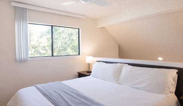 Two Bedroom Loft*Great Location*Award Winning Beds
