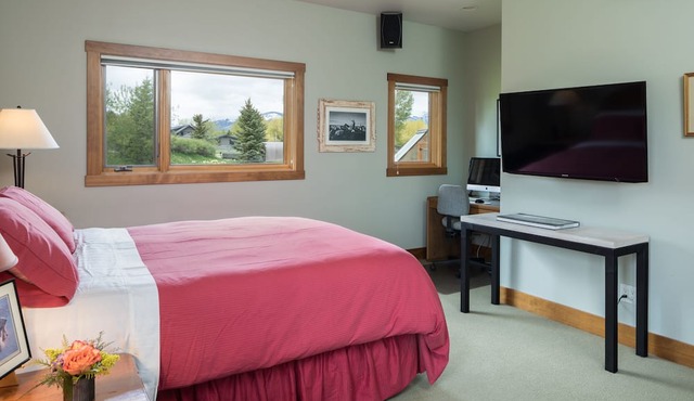 Cozy Upscale Guesthouse/Discounted extended stays