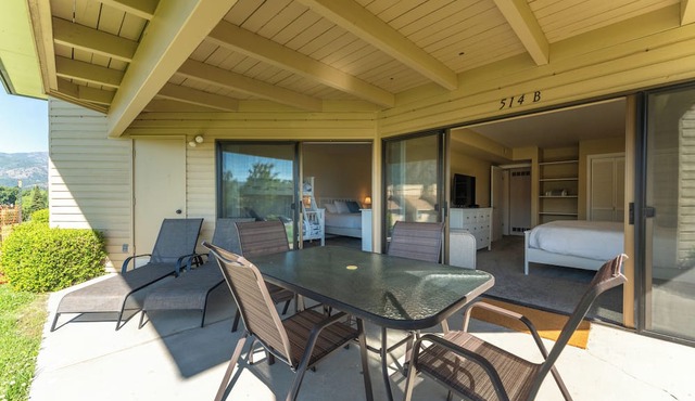 Wapato Point Halmalka Condo 514-B Close to Outdoor Pool, Sandy Beach Amenities