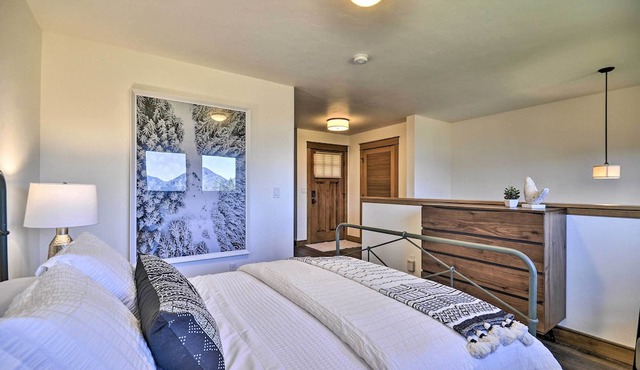 Scenic Studio w/Loft & View of the Columbia River
